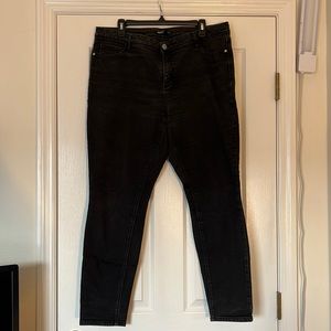 Simply Vera jeans, black, skinny, size 18, slightly worn.